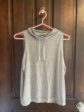 Women Prana sleeveless turtleneck top